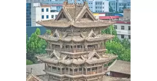 博主“花言9”：运城的饼子夹肉太好吃了
