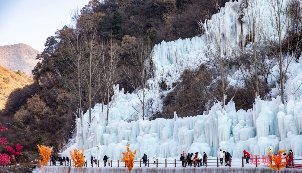 峡谷冰挂