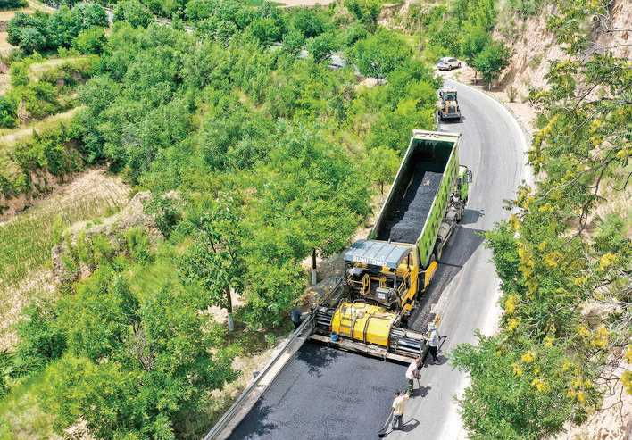 闻喜分类处治9条县道路面病害