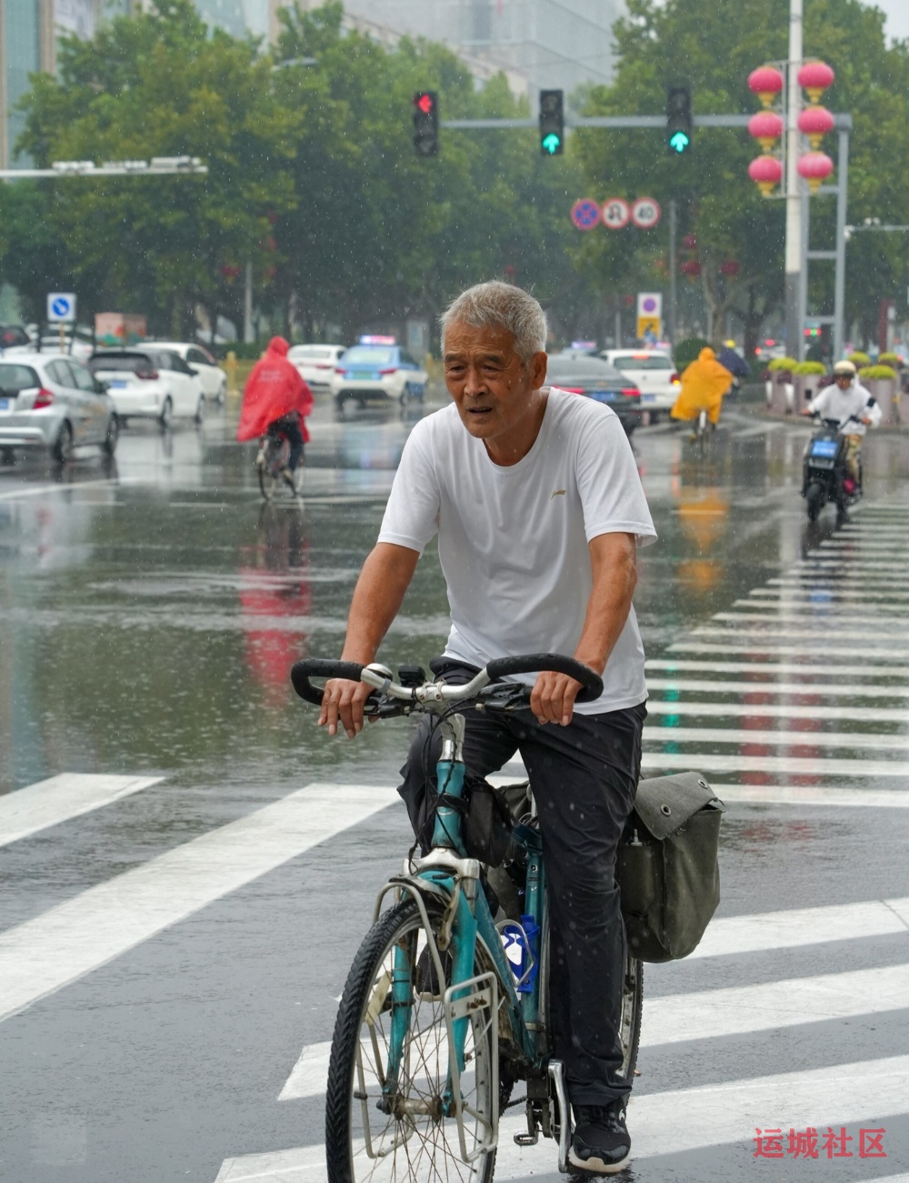 雨中行