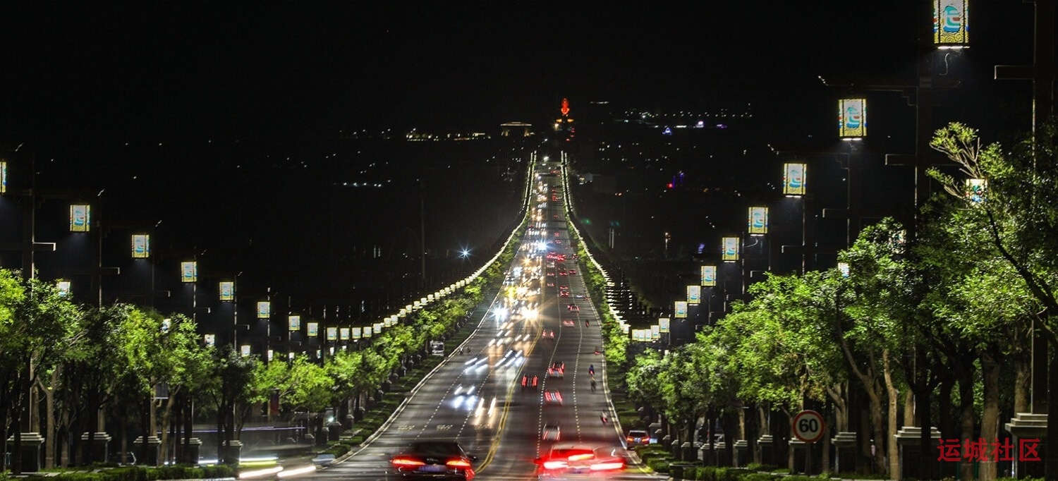 跨湖大道夜景