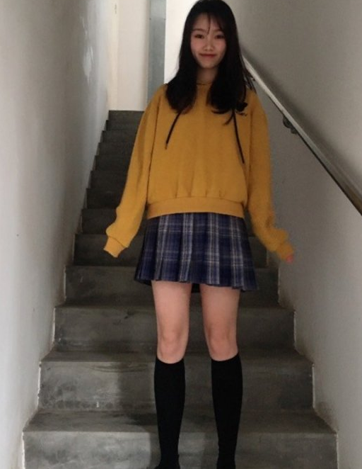 抓住最后的尾巴赶紧秀一下美腿