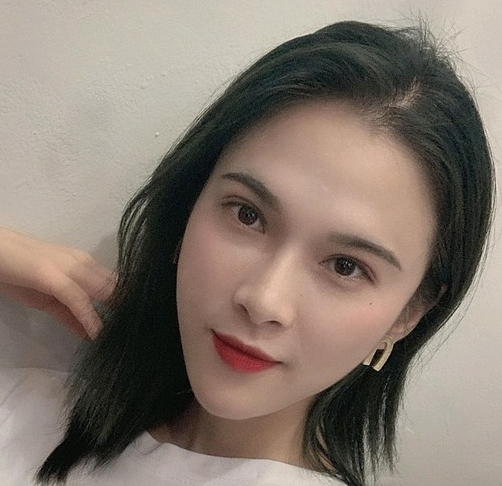我觉得鼻子弧度还蛮好看的
