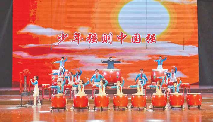 闻喜选送的“群星奖”《少年中国鼓》在太原工人文化宫连演两场