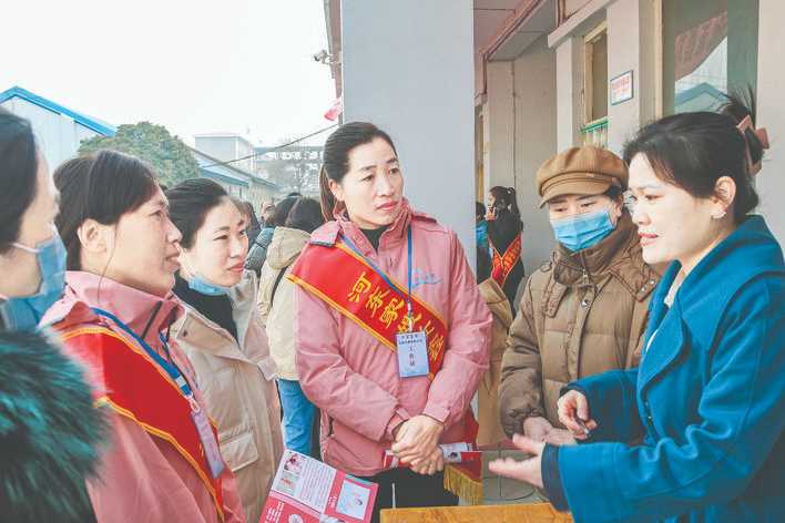 “河东家嫂”与北京、深圳的15家企业对接就业
