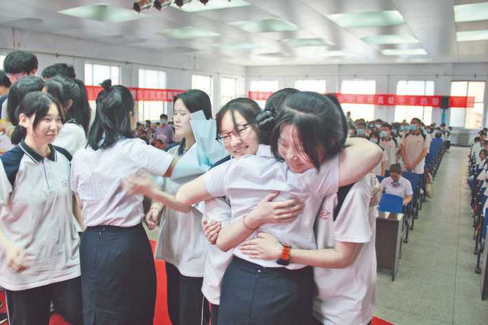 解州中学举办2023届学生毕业典礼暨高考壮行仪式