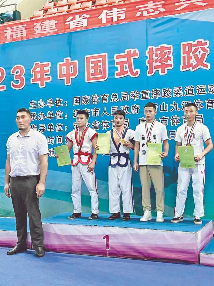 运城市体校毕业生毕智 中国式摔跤全国锦标赛夺冠
