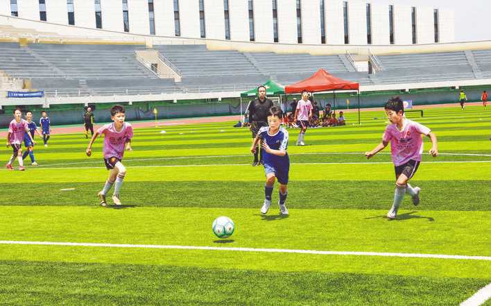 第八届“玛丽莱杯”青少年（U12）足球精英赛山西预选赛在夏县文化体育中心举行