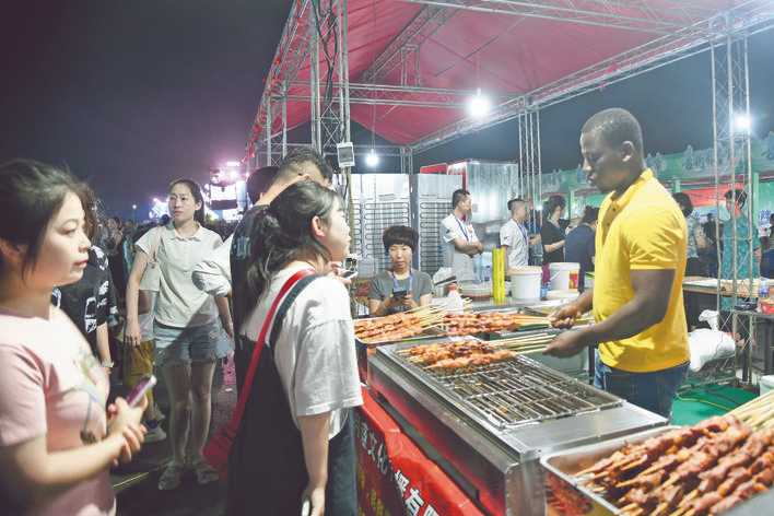 闻喜喜街“晋情消费 乐购闻喜”消费季火热“出圈”