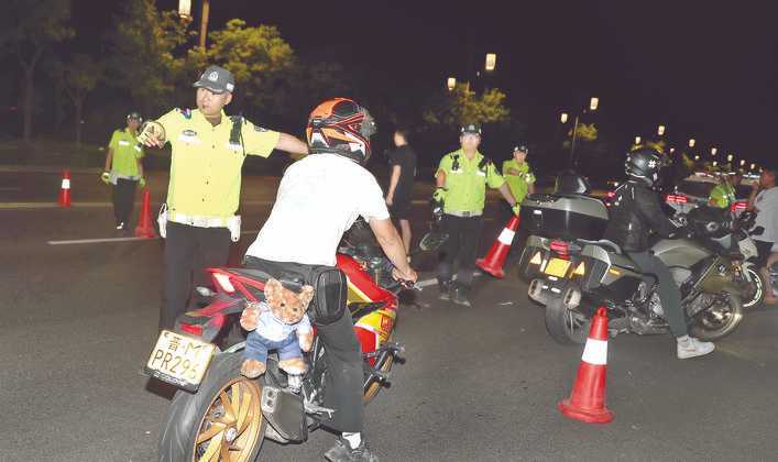 运城市严打摩托车“飙车炸街”