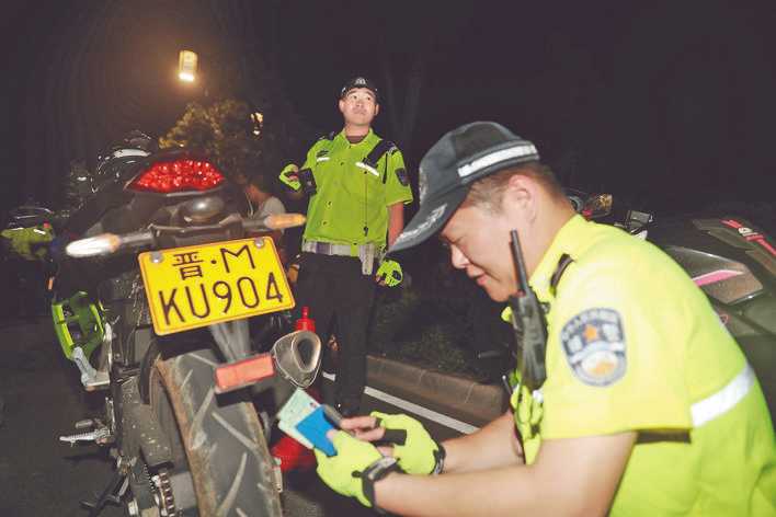 运城市严打摩托车“飙车炸街”