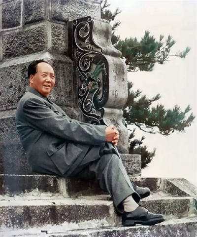 千尺青松：47年了，该还人民真相！他从毛手里接过一个什么样的中国！
