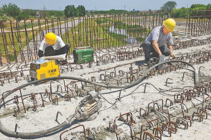 东吴桥建设工地加紧施工