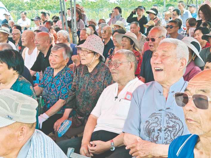 运城市文联惠民演出走进万荣通化