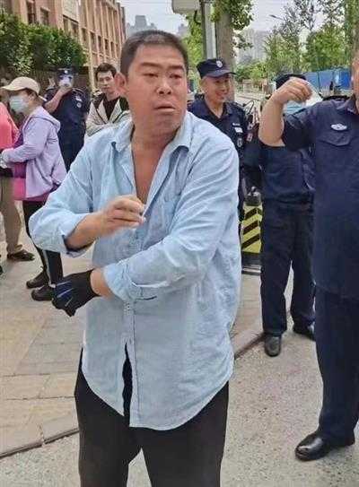 张苹:一个外卖员59次丢失了他的尊严