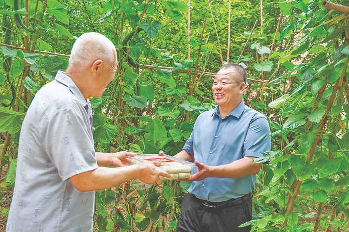 东风食品厂“刘桂元这人‘嘹咋咧’”