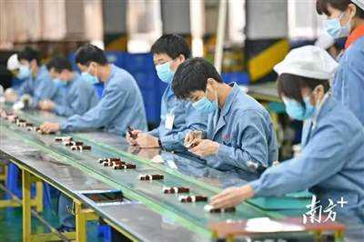 莫易：恨不得隔着屏幕都想抽他两嘴巴子