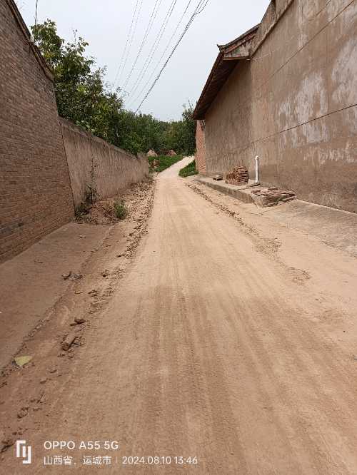 投诉  芮城县永乐镇杨涧村道路泥土未清理