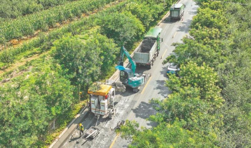 临猗县三赵线（福寿屯—运稷线）道路改造进行中