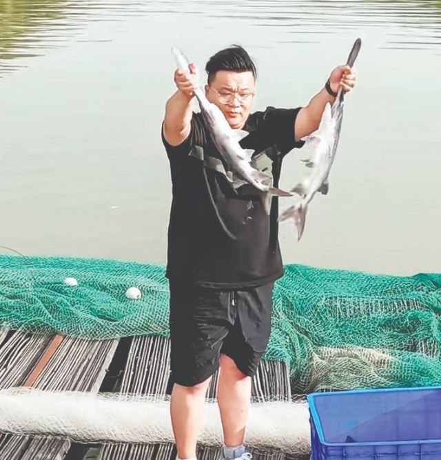 绛县槐泉村赵帅鸭嘴鱼养殖成功