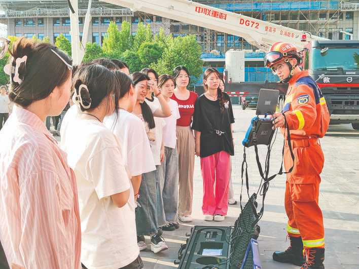 运城幼专新入校学生培训消防安全知识