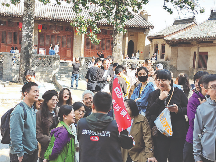 野生讲解员现身新绛福胜寺和芮城永乐宫