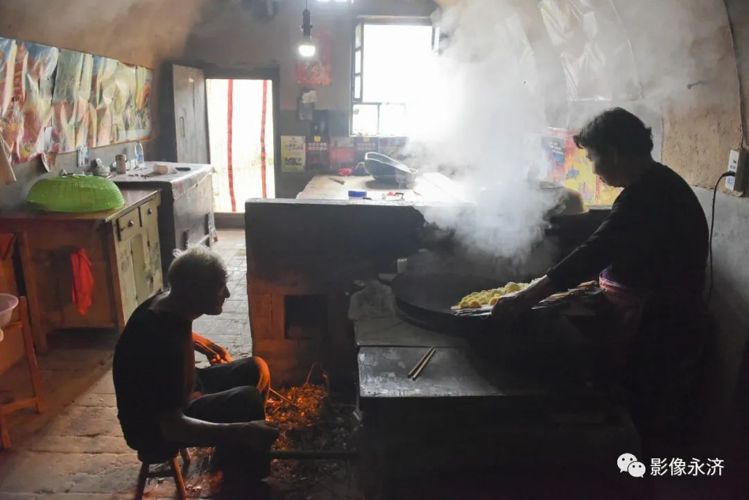 烧火下锅煮饺子_芮城影像