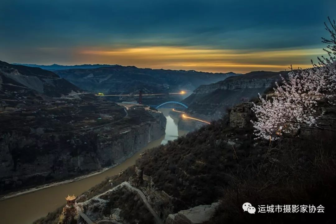 桃花笑迎石门开_河东影像