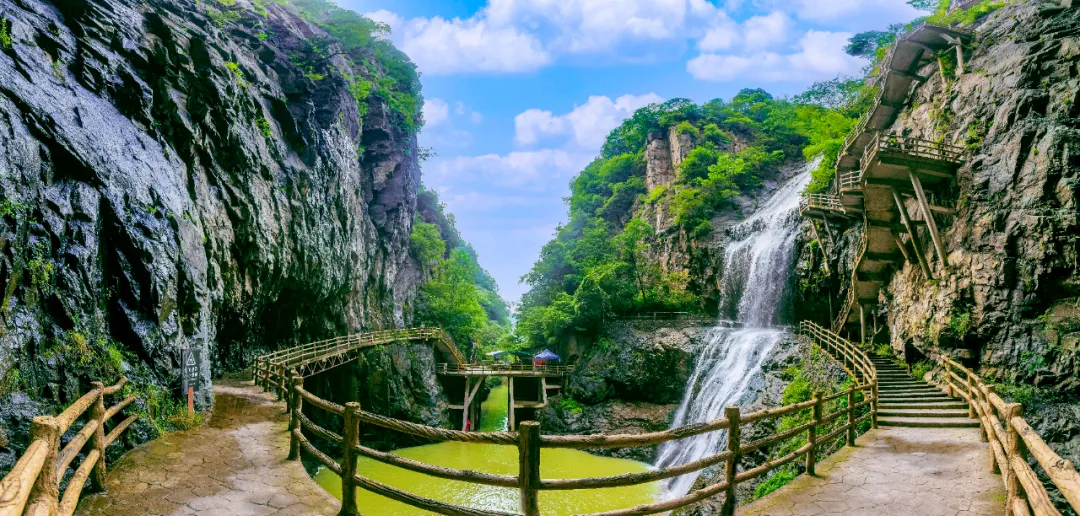 碧峰泻玉落瑶_望仙大峡谷