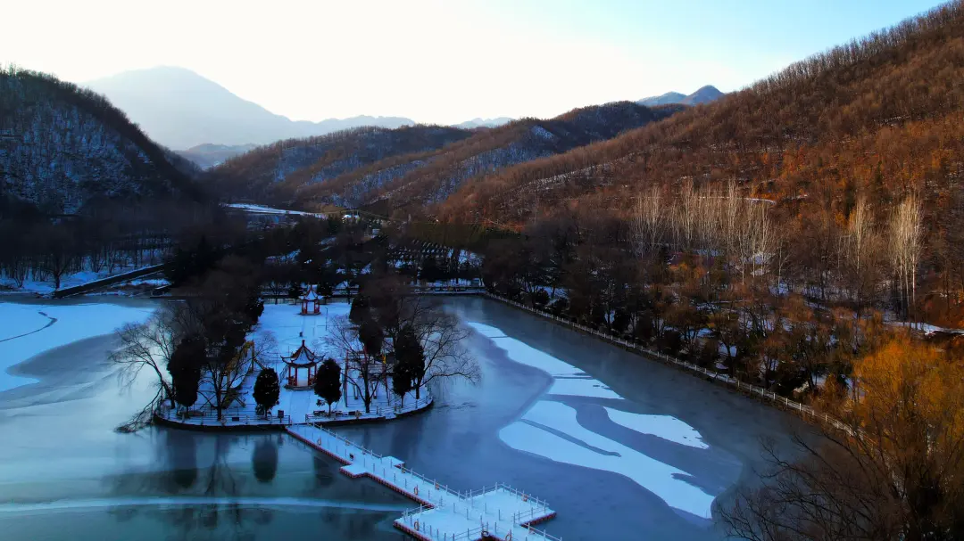 雾霰仙湖弄疏影_望仙大峡谷