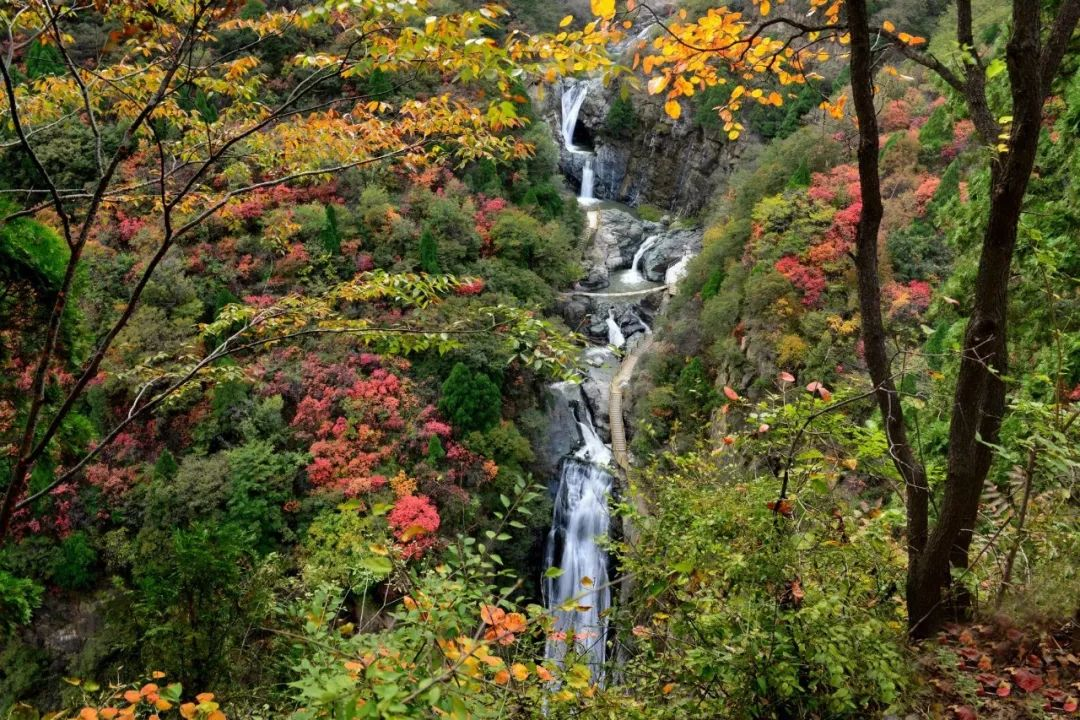 三潭瀑布的传说：龙王、风婆和雨神个个都被望仙的山水吸引住了