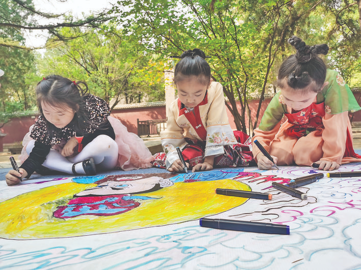 芮城永乐宫壁画“朝元”神仙 不再“高冷”