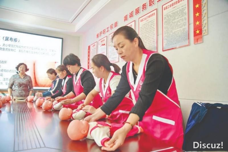 万荣县零工市场搭建供需桥梁