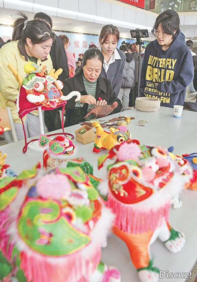 运城市工艺美术大师展示河东非遗“拿手绝活”