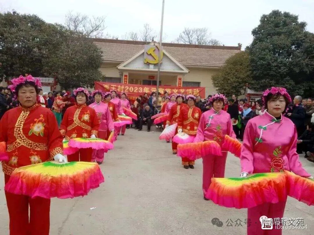 西王“村晚”_散文_稷山 刘林飞