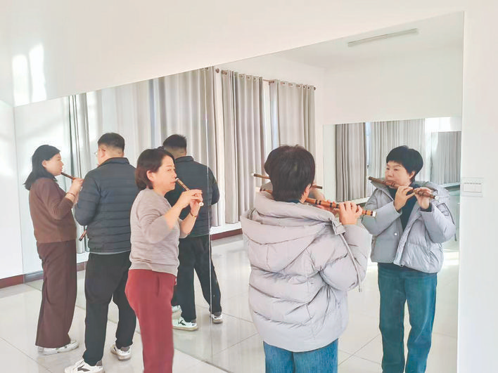 麟岛社区笛子公益课示范指法和气息控制