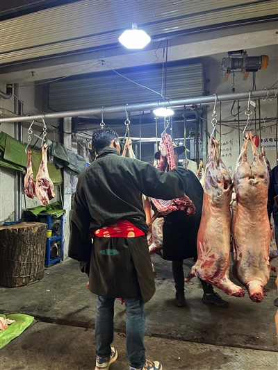 餐桌，牧民，亚马逊牧场，“假肉”驱逐真肉