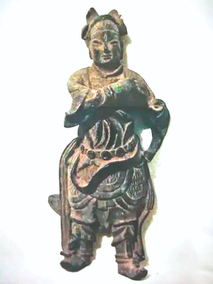 穿越时光的鎏金武士立像