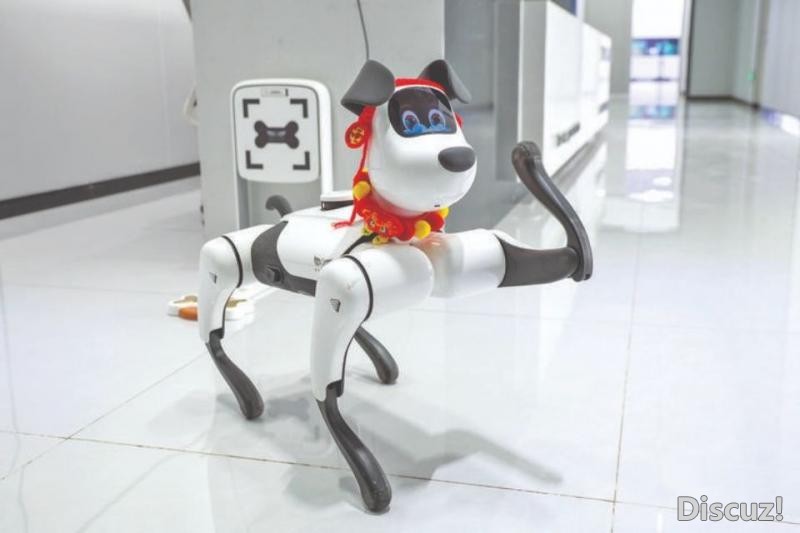 山西星辰云图智能科技自主研发迎宾智能电子狗