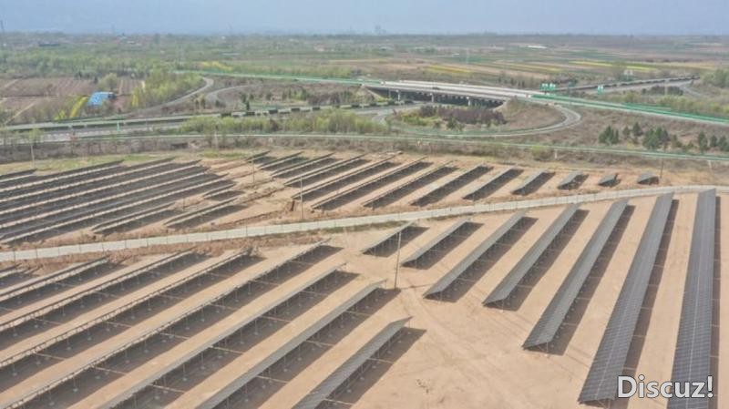 高速公路沿线光伏电站