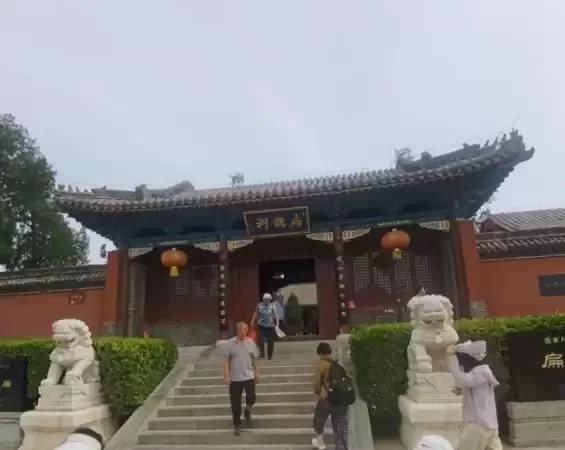 鹊山脚下，寻一缕千年医魂_散文_杨洪惠