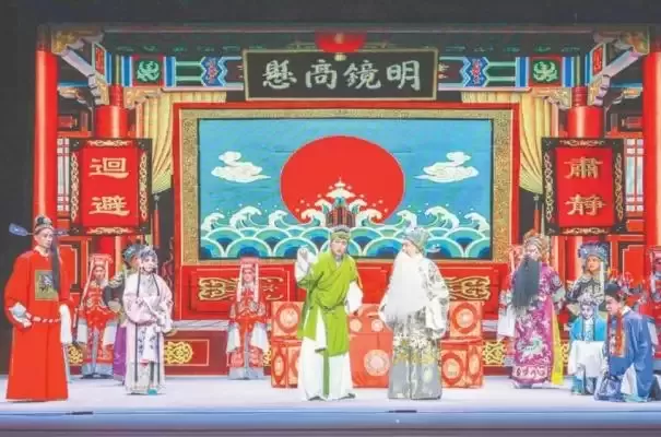 运城市艺校8班学生复排眉户《三进士》