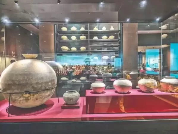 万荣博物馆吸引游客“穿越时空”，感受中华五千年文明史