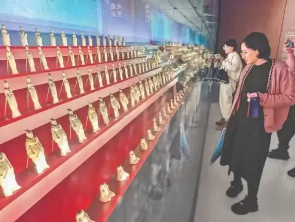 万荣博物馆吸引游客“穿越时空”，感受中华五千年文明史