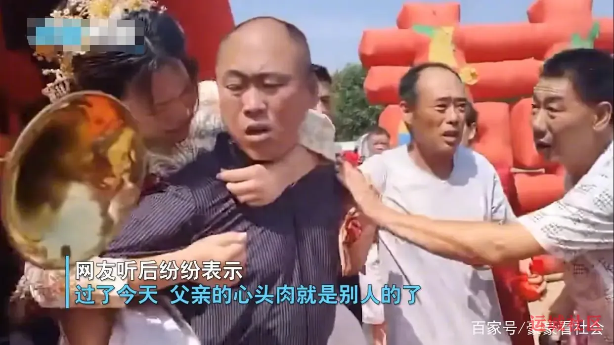 再走,往前走,让爸多背一会儿 再走,往前走,让爸多背一会儿