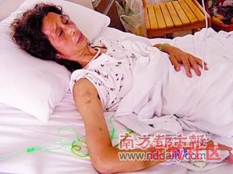 打错人了!省政法委领导夫人被6名 打错人了!省政法委领导夫人被6名