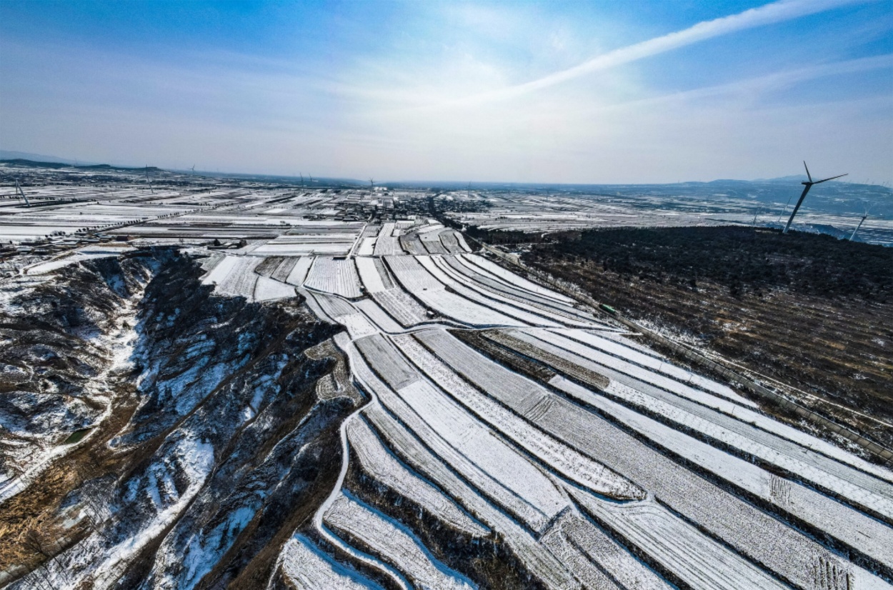 雪后中条山