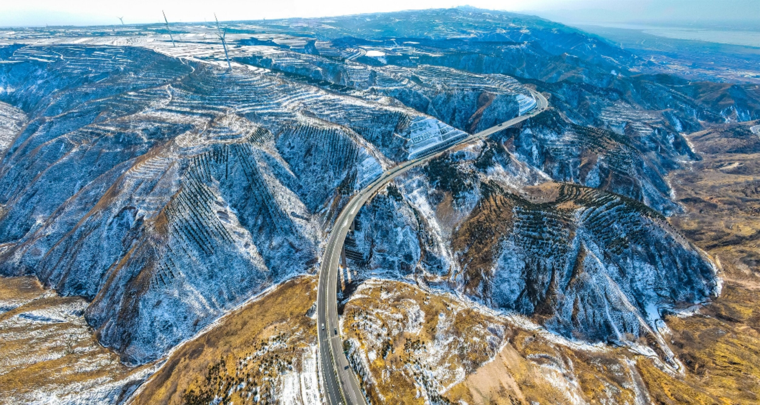 雪后中条山